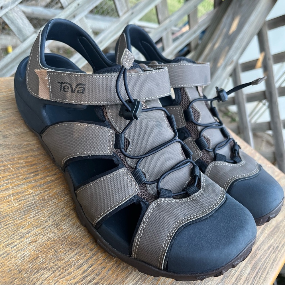 Teva Multi-Tone Outdoor Sandals size 10